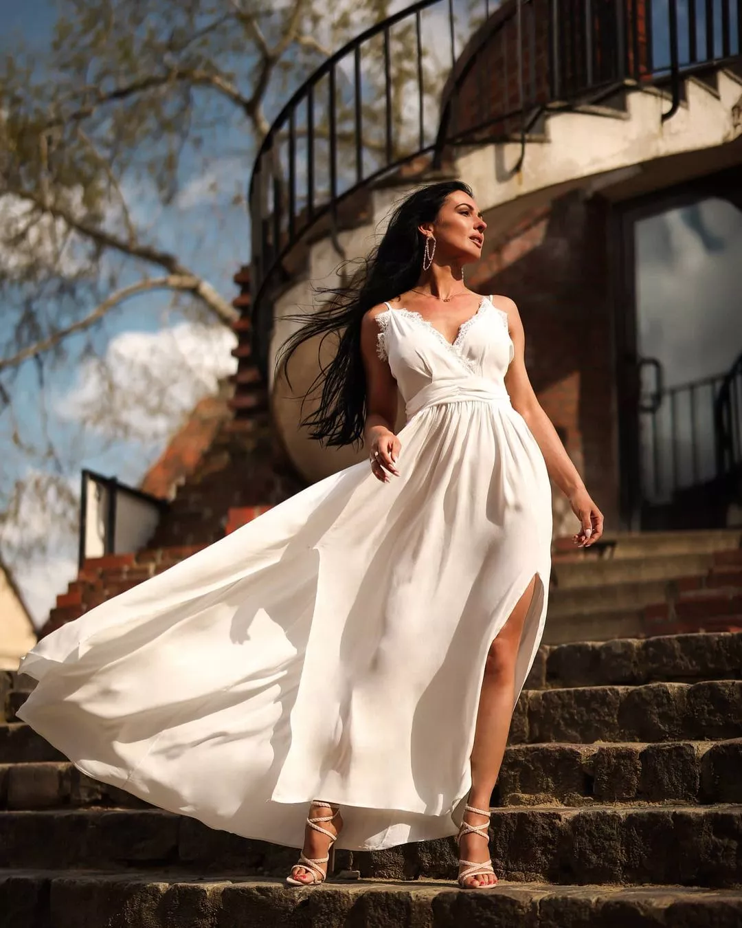 Mega ponętna Żona znanego gwiazdora disco polo podbija internet! Jej zdjęcia robią furorę w sieci! 